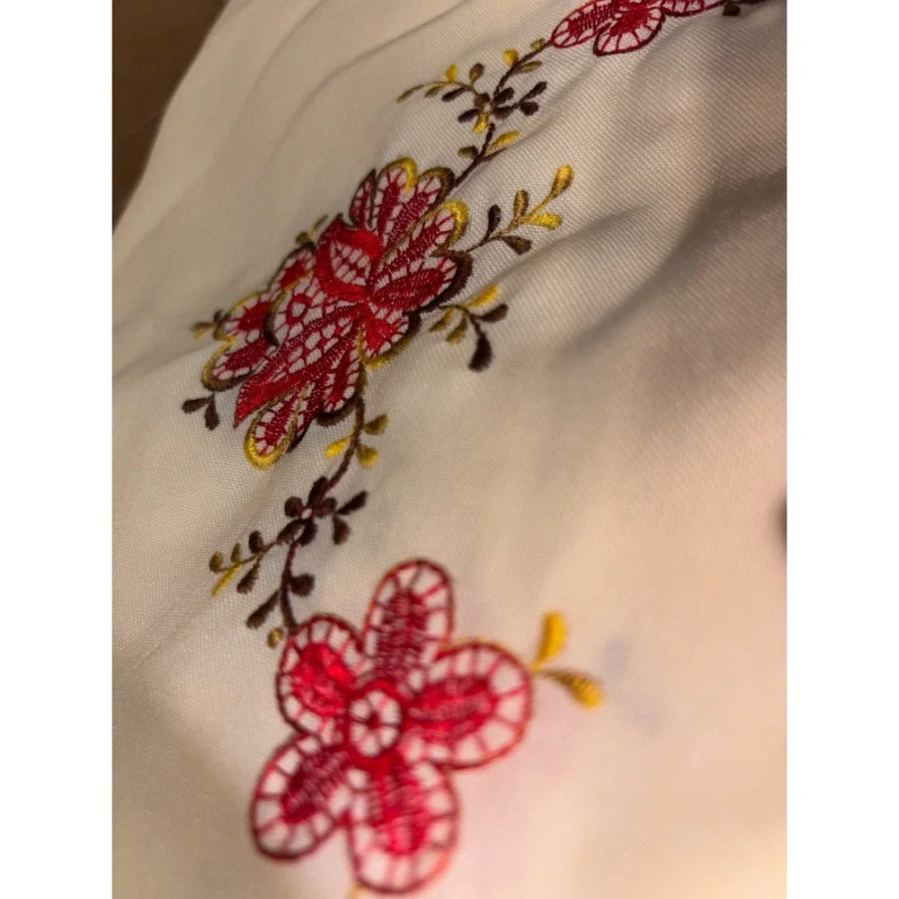 Vintage Cream Square Tablecloth Red Gold Floral Embroidery Scalloped Edge Decor